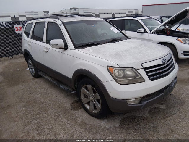 Salvage Kia Borrego Image