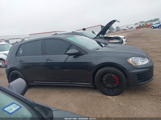 Volkswagen Golf S 4-door