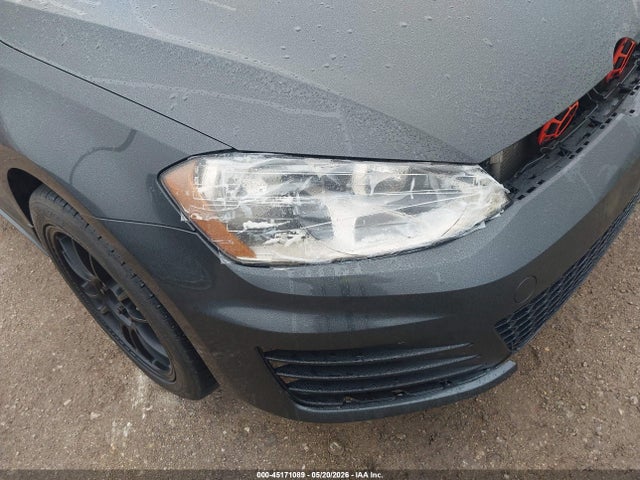 Volkswagen Golf S 4-door