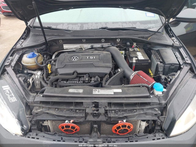 Volkswagen Golf S 4-door