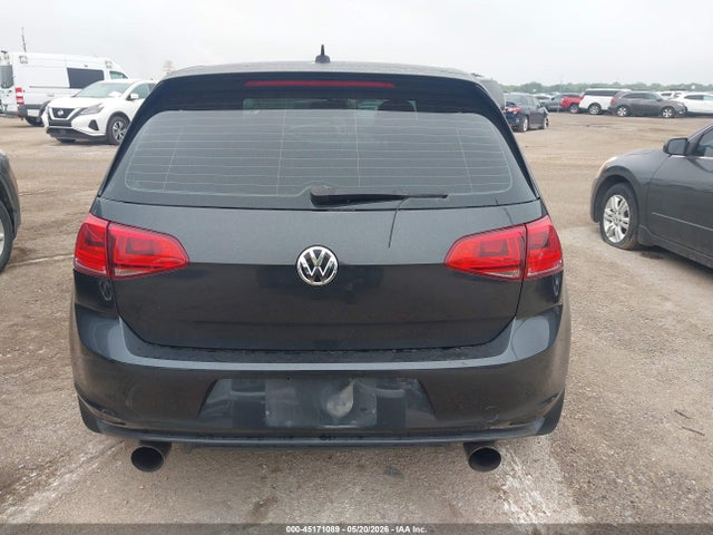 Volkswagen Golf S 4-door