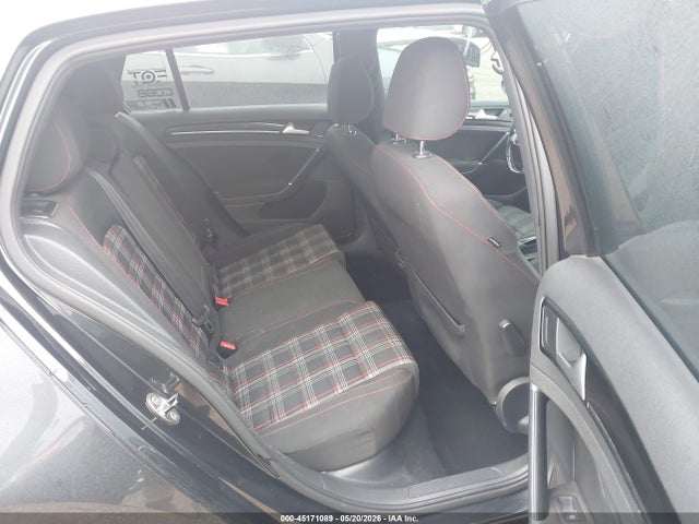 Volkswagen Golf S 4-door