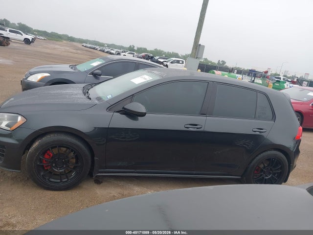 Volkswagen Golf S 4-door