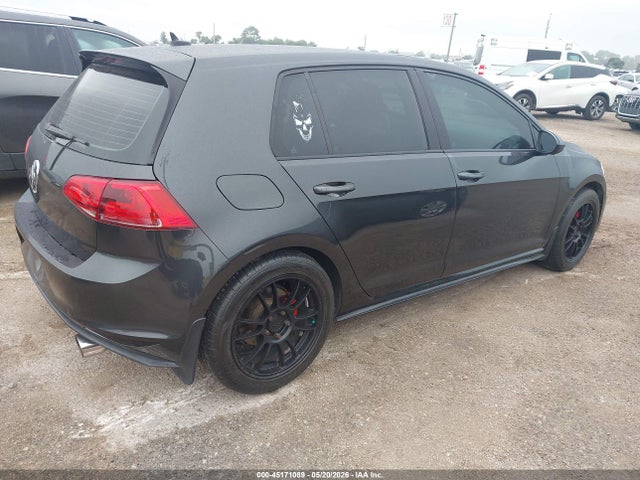 Volkswagen Golf S 4-door