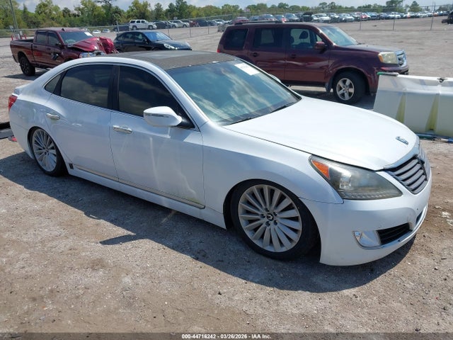 Salvage Hyundai Equus Image