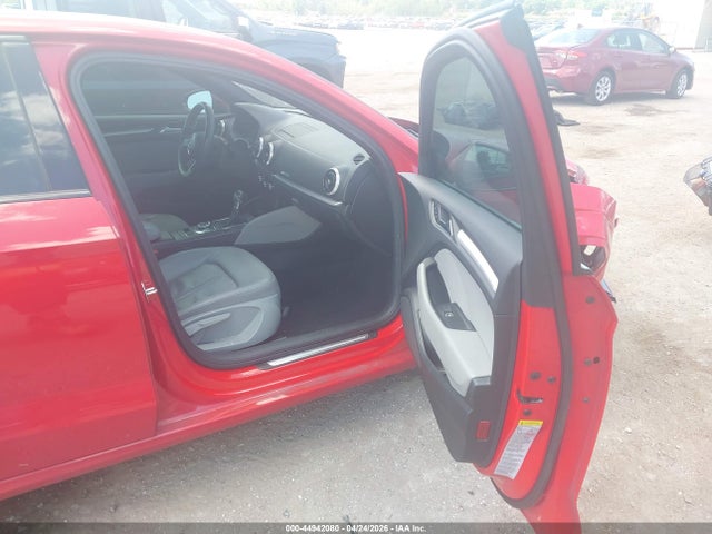 Audi A3 40 Titanium Premium