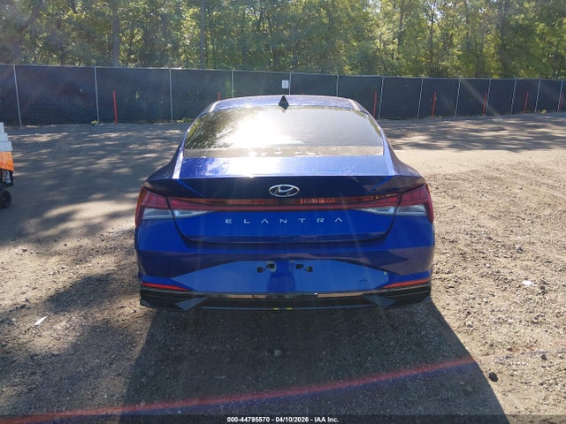 Hyundai ELANTRA Sel