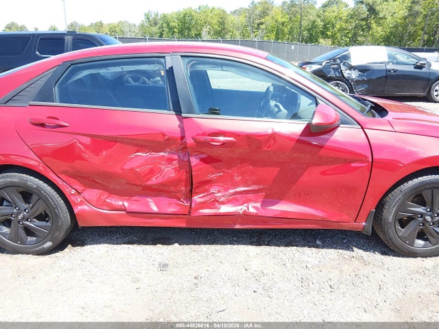 Hyundai ELANTRA Sel