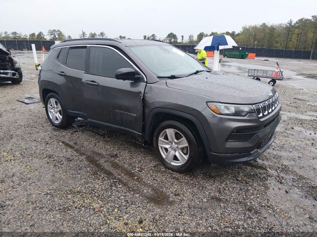 Salvage Jeep Compass Image