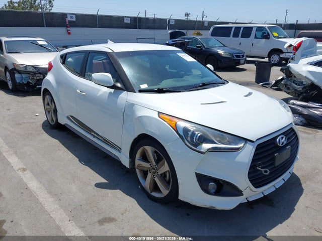 Salvage Hyundai VELOSTER Image