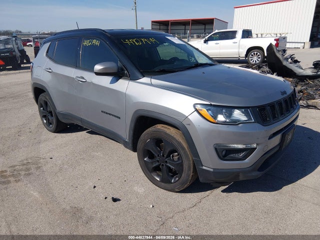 Salvage Jeep Compass Image