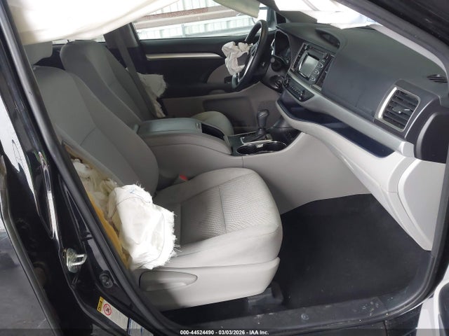 Toyota Highlander Le V6