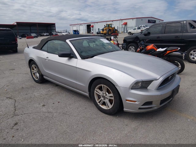 Salvage Ford Mustang Image