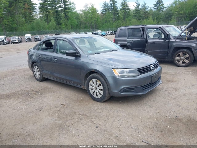 Salvage Volkswagen Jetta Image