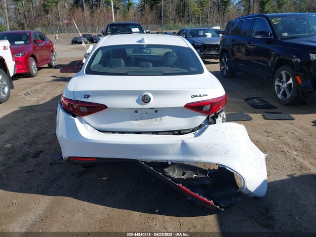 Alfa Romeo Giulia Awd