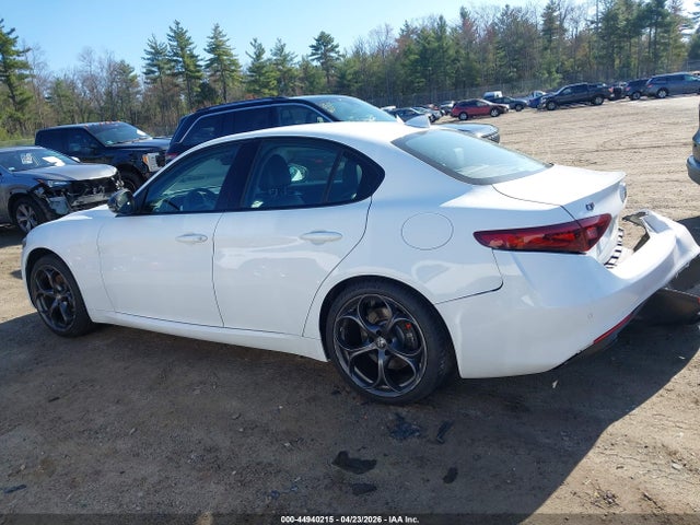 Alfa Romeo Giulia Awd