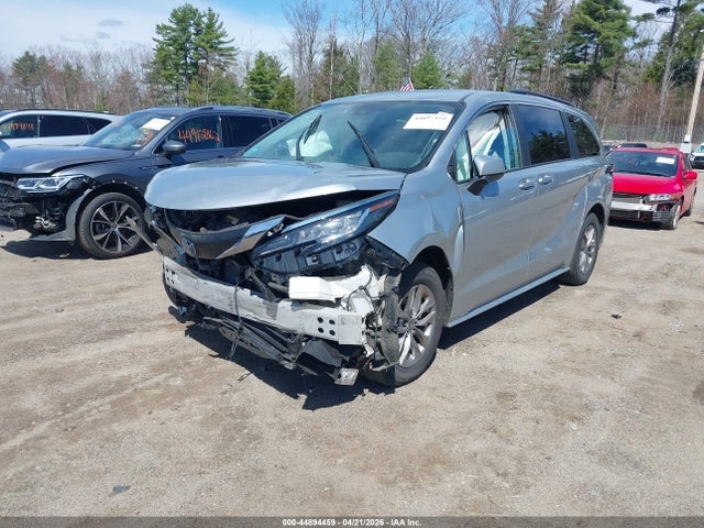 Toyota Sienna Le