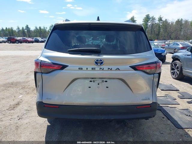 Toyota Sienna Le