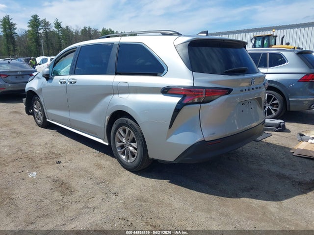 Toyota Sienna Le
