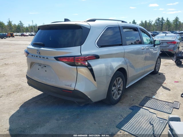 Toyota Sienna Le