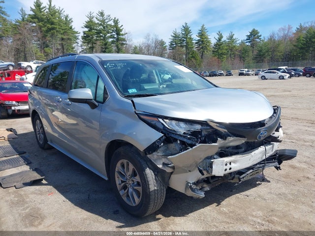 Toyota Sienna Le