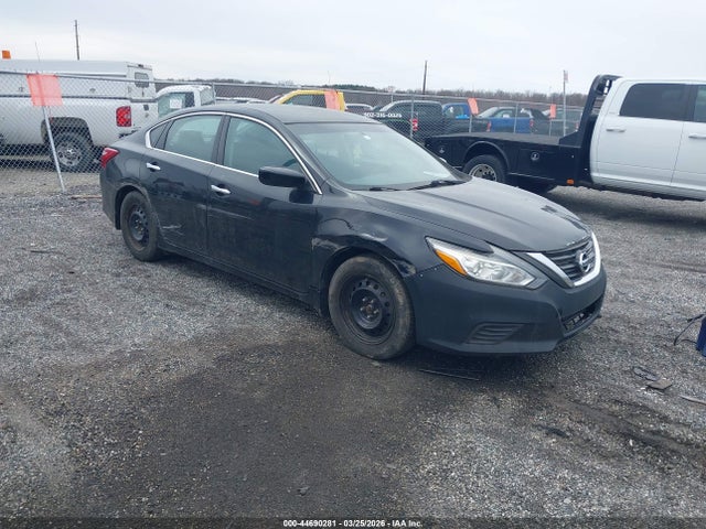 Salvage Nissan Altima Image
