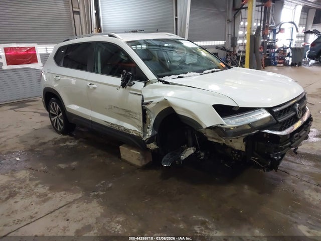 Salvage Volkswagen Taos Image