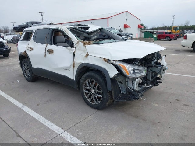 Salvage GMC Acadia Image