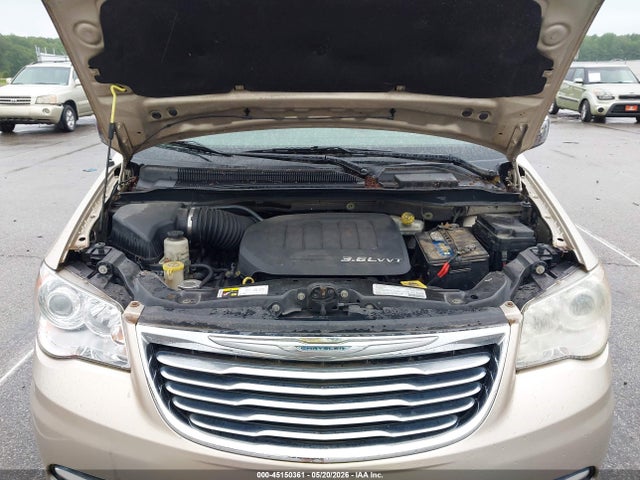 Chrysler Town & Country Limited