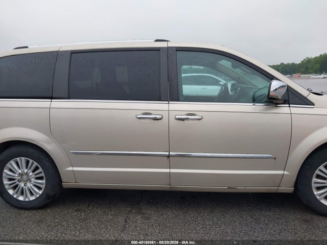 Chrysler Town & Country Limited