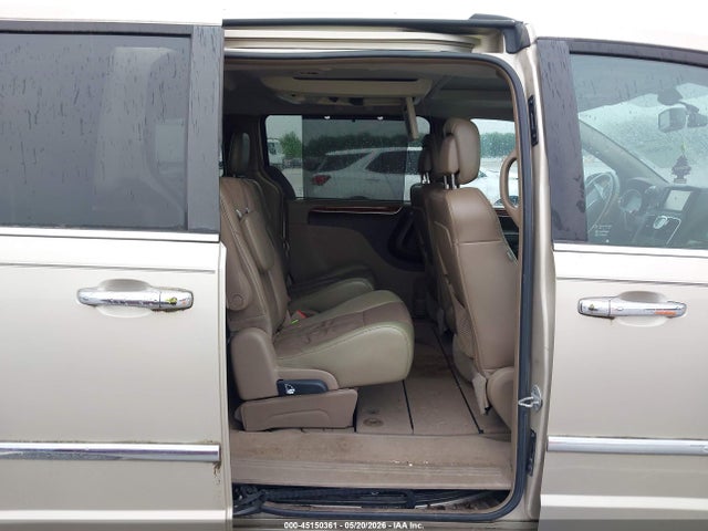 Chrysler Town & Country Limited