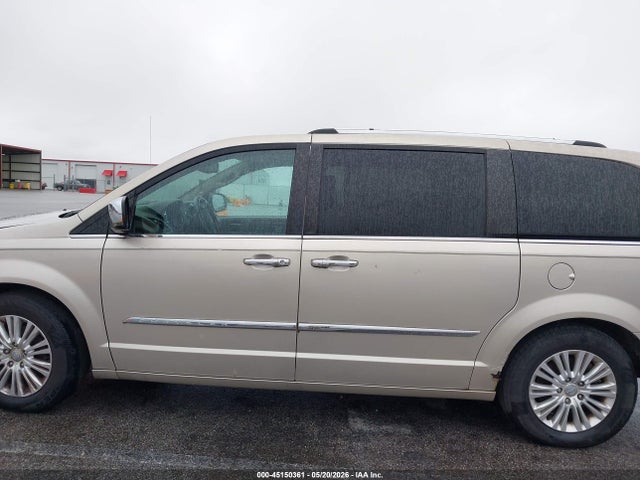 Chrysler Town & Country Limited