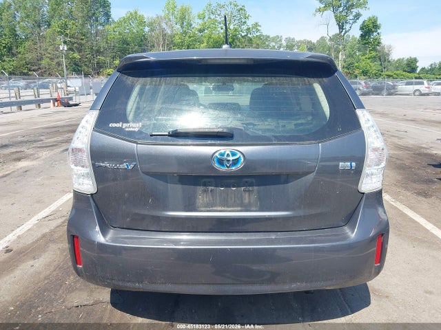 Toyota Prius v Five