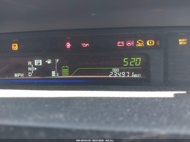 Toyota Prius v Five