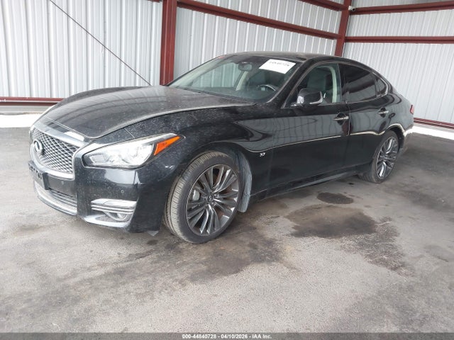INFINITI Q70 3.7 Luxe
