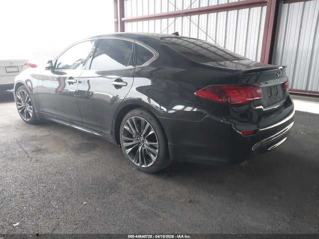INFINITI Q70 3.7 Luxe