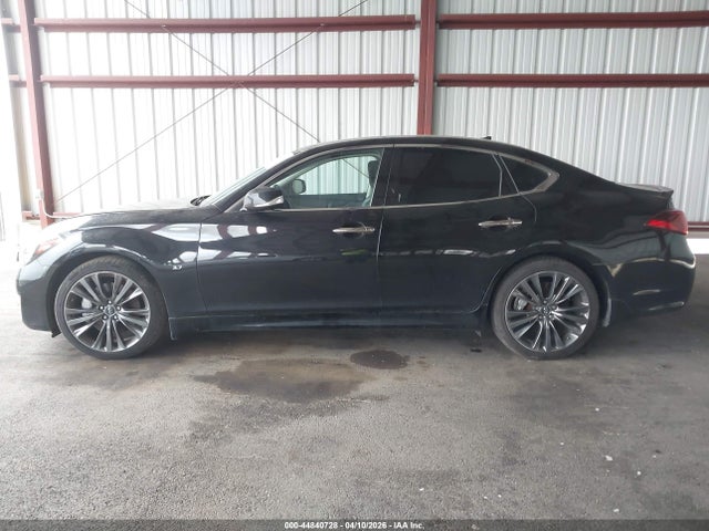 INFINITI Q70 3.7 Luxe