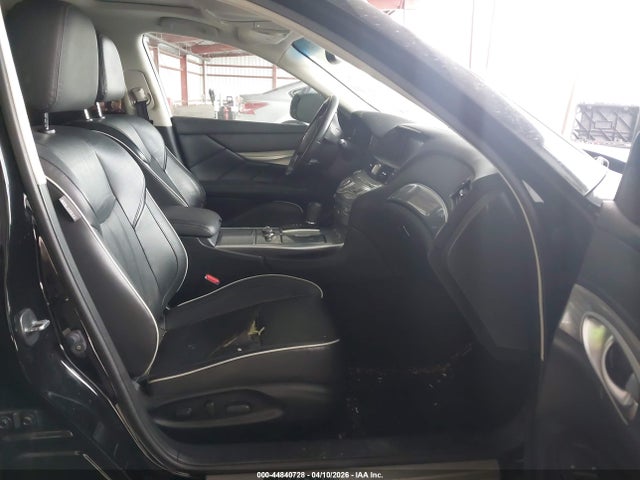 INFINITI Q70 3.7 Luxe