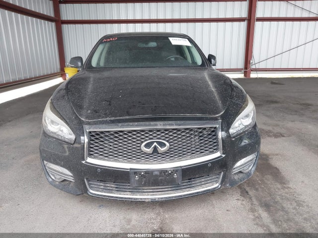 INFINITI Q70 3.7 Luxe