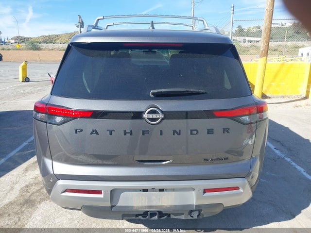 Nissan Pathfinder Platinum Fwd