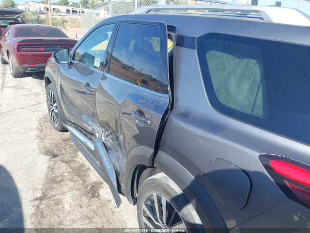 Nissan Pathfinder Platinum Fwd