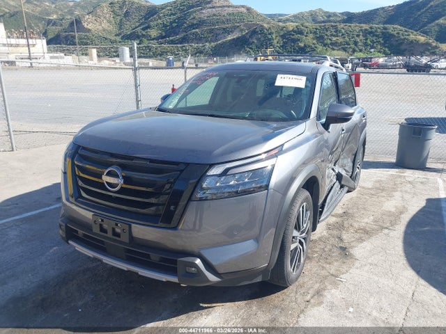 Nissan Pathfinder Platinum Fwd