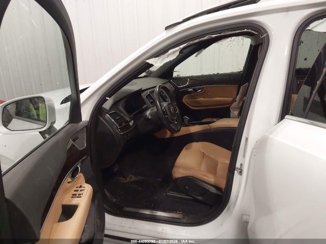 Volvo XC90 T6 Momentum