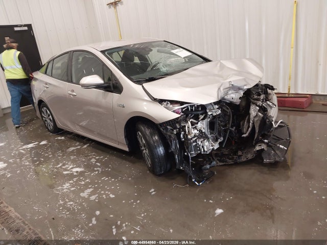 Salvage Toyota Prius Prime Image