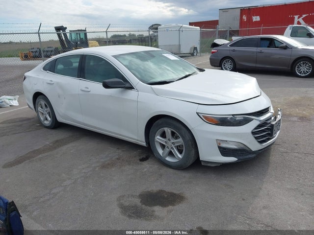 Salvage Chevrolet Malibu Image