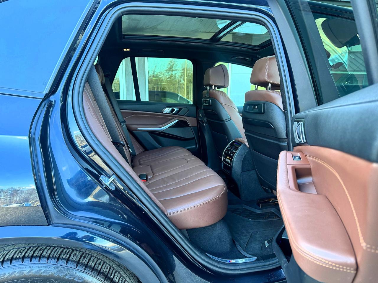 BMW X Series M50i
