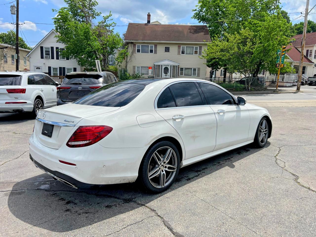 Mercedes-Benz E-Class 300 4matic