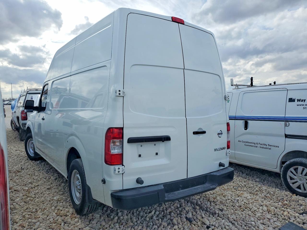 Nissan Nv 2500 Hd S