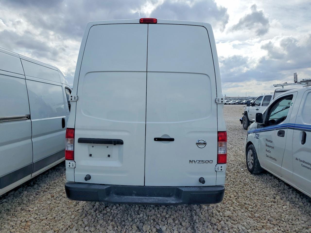 Nissan Nv 2500 Hd S