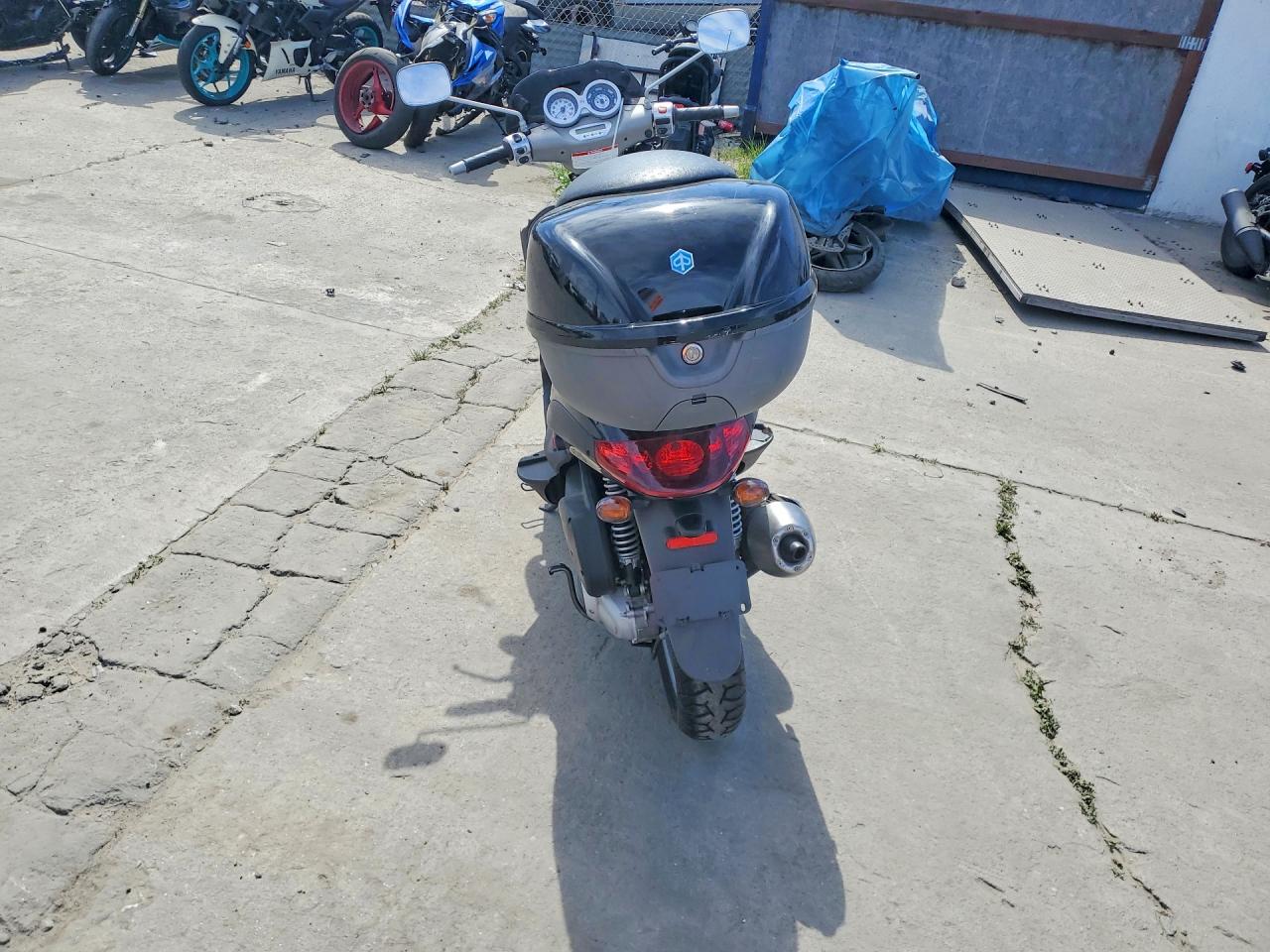 Piaggio Scooter 200